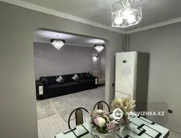3-комнатная квартира, этаж 3 из 4, 78 м², посуточно