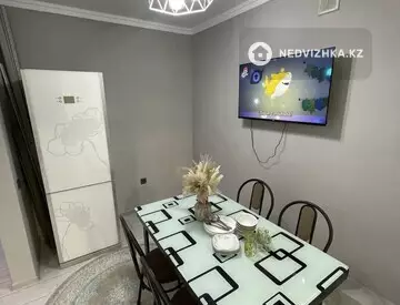 3-комнатная квартира, этаж 3 из 4, 78 м², посуточно