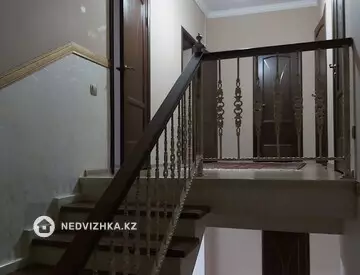 6-комнатный дом, 5 соток, 300 м²