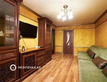 3-комнатная квартира, этаж 4 из 5, 59 м²