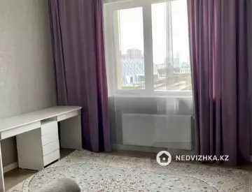 3-комнатная квартира, этаж 4 из 19, 76 м²