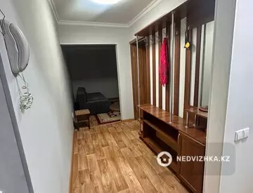 3-комнатная квартира, этаж 2 из 5, 60 м², на длительный срок