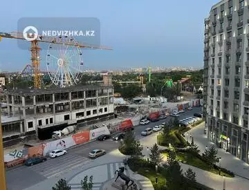 5-комнатная квартира, этаж 5 из 12, 105 м²