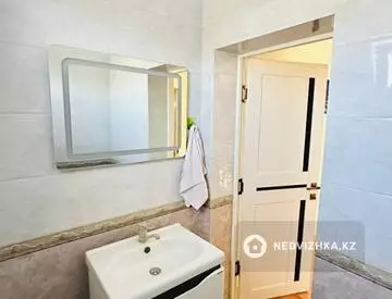 7-комнатный дом, 8 соток, 500 м², на длительный срок