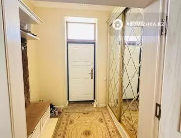 7-комнатный дом, 8 соток, 500 м², на длительный срок