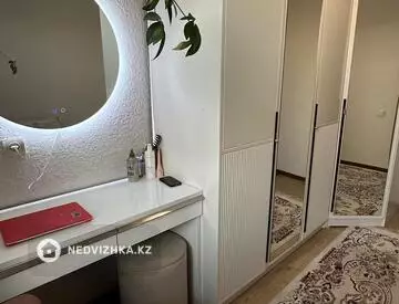 3-комнатная квартира, этаж 4 из 5, 70 м²