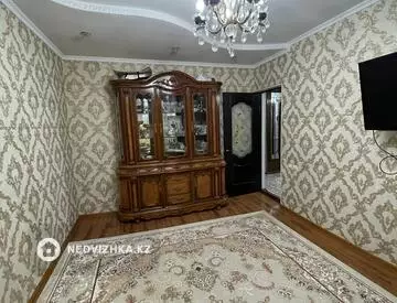 3-комнатная квартира, этаж 4 из 5, 70 м²