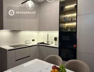3-комнатная квартира, этаж 13 из 18, 84 м²