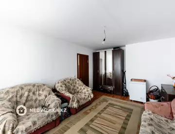 1-комнатная квартира, этаж 3 из 5, 37 м²