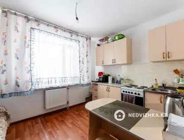 1-комнатная квартира, этаж 3 из 5, 37 м²