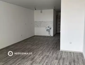 1-комнатная квартира, этаж 13 из 24, 36 м²