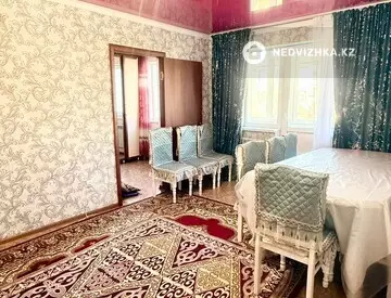 2-комнатная квартира, этаж 4 из 5, 48 м²
