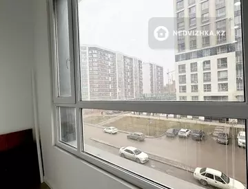 3-комнатная квартира, этаж 2 из 12, 68 м²