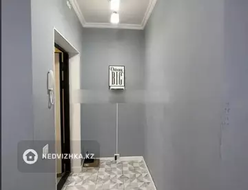 2-комнатная квартира, этаж 2 из 12, 69 м²