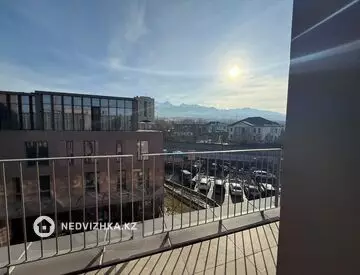 2-комнатная квартира, этаж 4 из 4, 76 м²