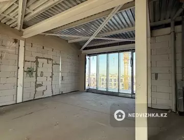 2-комнатная квартира, этаж 4 из 4, 76 м²