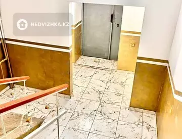 3-комнатная квартира, этаж 4 из 10, 85 м²