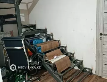 5-комнатная квартира, этаж 1 из 2, 180 м²