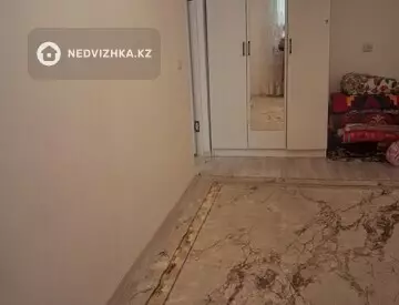 2-комнатная квартира, этаж 4 из 5, 3 м², на длительный срок