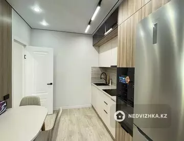 2-комнатная квартира, этаж 8 из 17, 60 м², на длительный срок