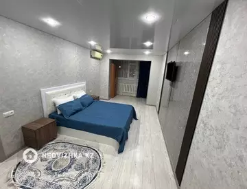1-комнатная квартира, этаж 1 из 9, 40 м², посуточно
