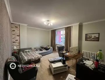 2-комнатная квартира, этаж 5 из 12, 83 м²