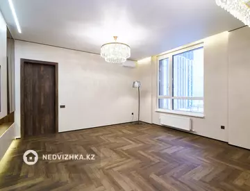 3-комнатная квартира, этаж 4 из 9, 103 м²