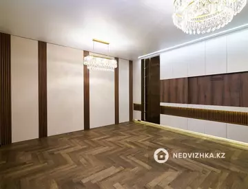 3-комнатная квартира, этаж 4 из 9, 103 м²