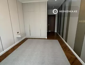 3-комнатная квартира, этаж 8 из 12, 96 м²