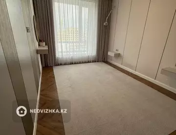 3-комнатная квартира, этаж 8 из 12, 96 м²