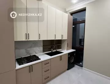 1-комнатная квартира, этаж 3 из 6, 49 м², на длительный срок