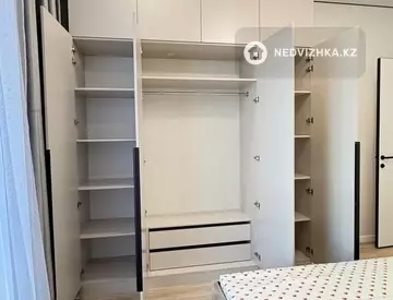 2-комнатная квартира, этаж 8 из 12, 38 м²
