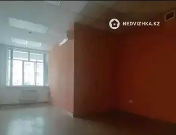 Офисное помещение, этаж 1 из 11, в жилом доме, 55 м²