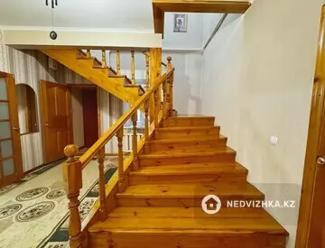 4-комнатный дом, 13 соток, 310 м²