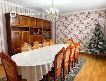 4-комнатный дом, 13 соток, 310 м²