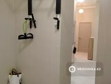 2-комнатная квартира, этаж 2 из 12, 70 м²