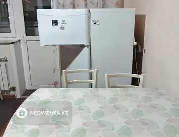 1-комнатная квартира, этаж 8 из 12, 38 м², на длительный срок