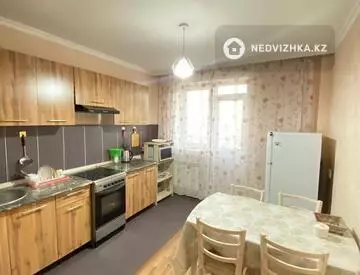 1-комнатная квартира, этаж 8 из 12, 38 м², на длительный срок