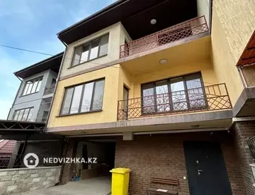 5-комнатная квартира, этаж 1 из 3, 324 м²