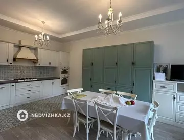 5-комнатная квартира, этаж 1 из 3, 324 м²