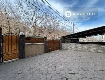 5-комнатная квартира, этаж 1 из 3, 324 м²