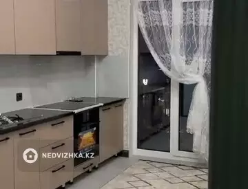 2-комнатная квартира, этаж 7 из 12, 78 м², на длительный срок