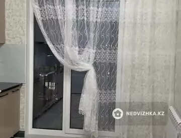 2-комнатная квартира, этаж 7 из 12, 78 м², на длительный срок