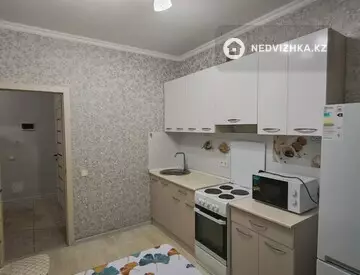 1-комнатная квартира, этаж 9 из 9, 40 м², на длительный срок