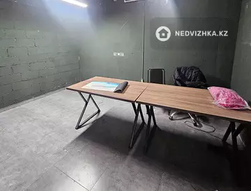 Офисное помещение, 1 этаж, в жилом доме, 103 м², на длительный срок