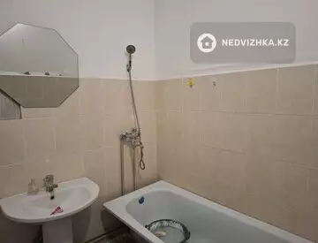 1-комнатная квартира, этаж 2 из 5, 46 м², на длительный срок