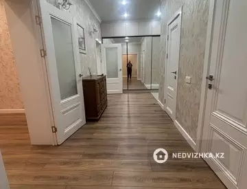 3-комнатная квартира, этаж 2 из 5, 90 м², на длительный срок