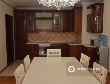 3-комнатная квартира, этаж 4 из 9, 160 м², На длительный срок