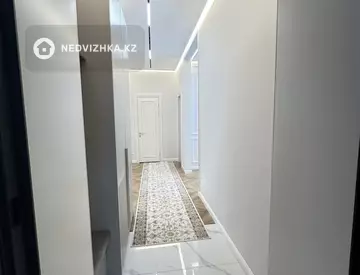 3-комнатная квартира, этаж 4 из 9, 80 м²