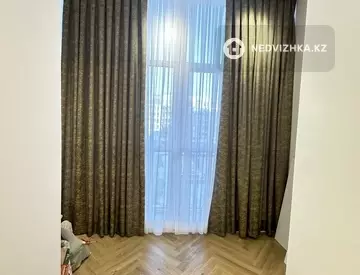 3-комнатная квартира, этаж 4 из 9, 80 м²